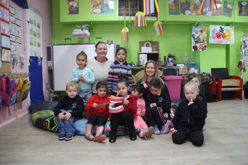 Cobar Mobile Children’s Services Ngalii Pre-school students are pictured with their teachers Kylie Lynch and Bec Miller who are excited to be one of 33 regional pre-schools who will be receiving a $7,000 grant from the state government.