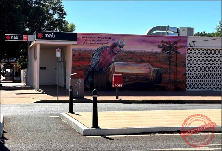 Mural artists create a scene that is uniquely Cobar – The Cobar Weekly